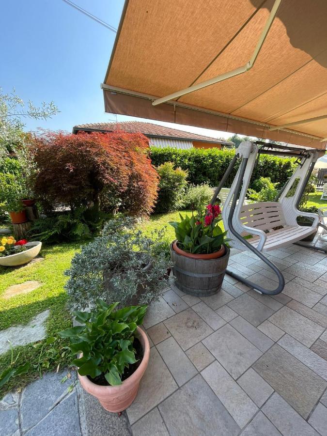 Casa Maria-Appartamento In Villa Ispra Dış mekan fotoğraf